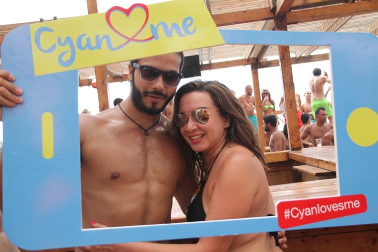 Cyan Beach Bar on Sunday